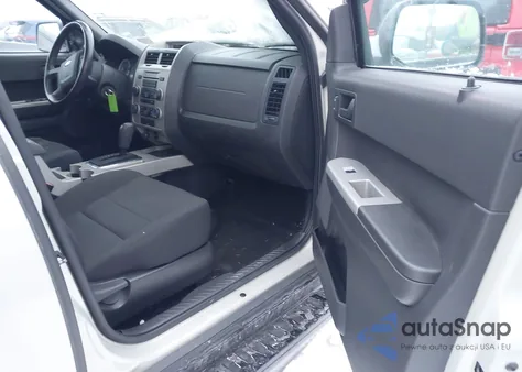 2009 Ford Escape Xlt z USA, uszkodzony, nr VIN 1FMCU93G39KC97549